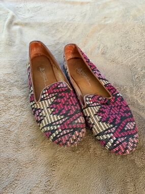 Gorgeous Woven Pink Patterned Slip-On Loafers - Women